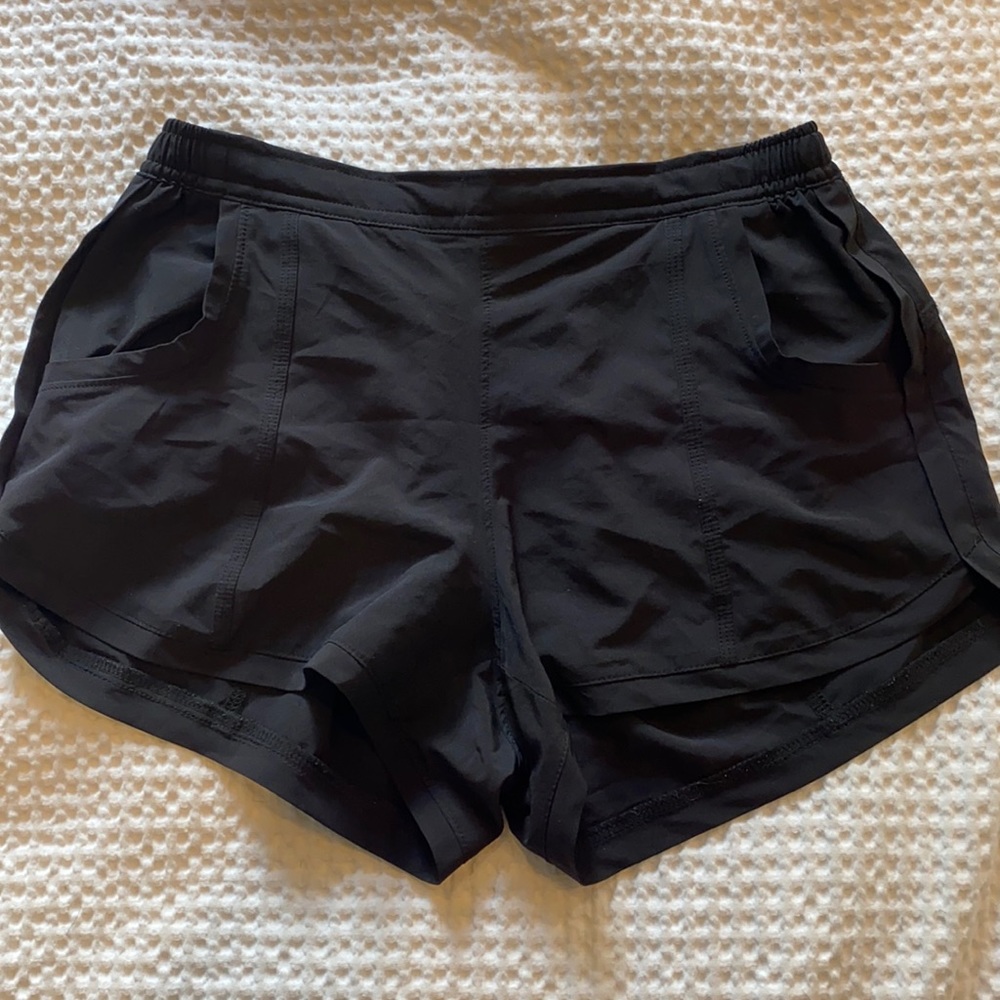 Athletic Black Shorts With Pockets